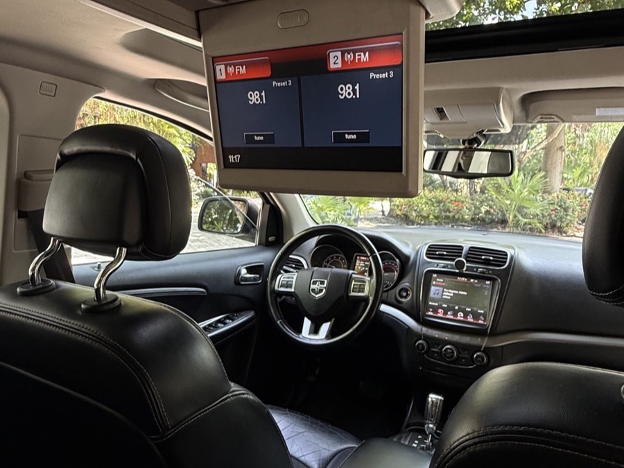 Dodge Journey interior