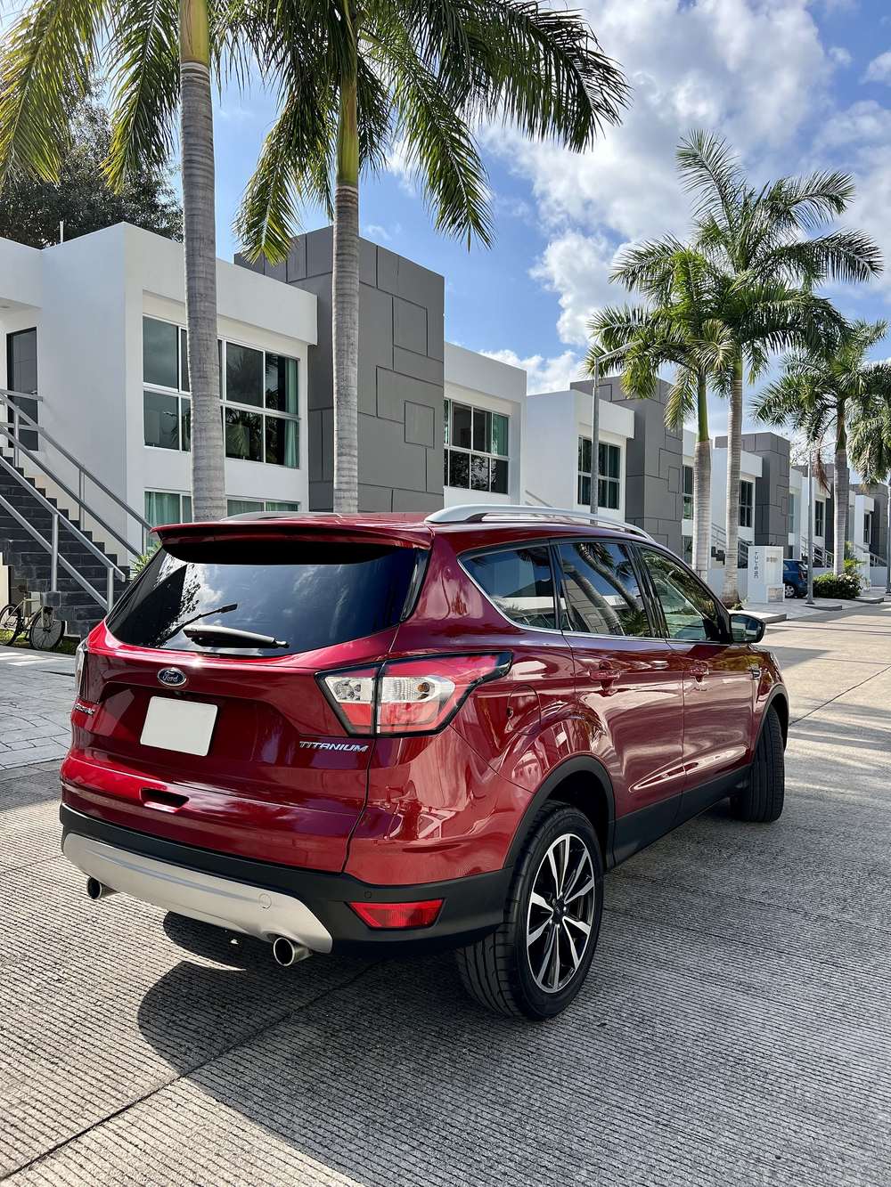 Ford Escape, rear three-quarter view
