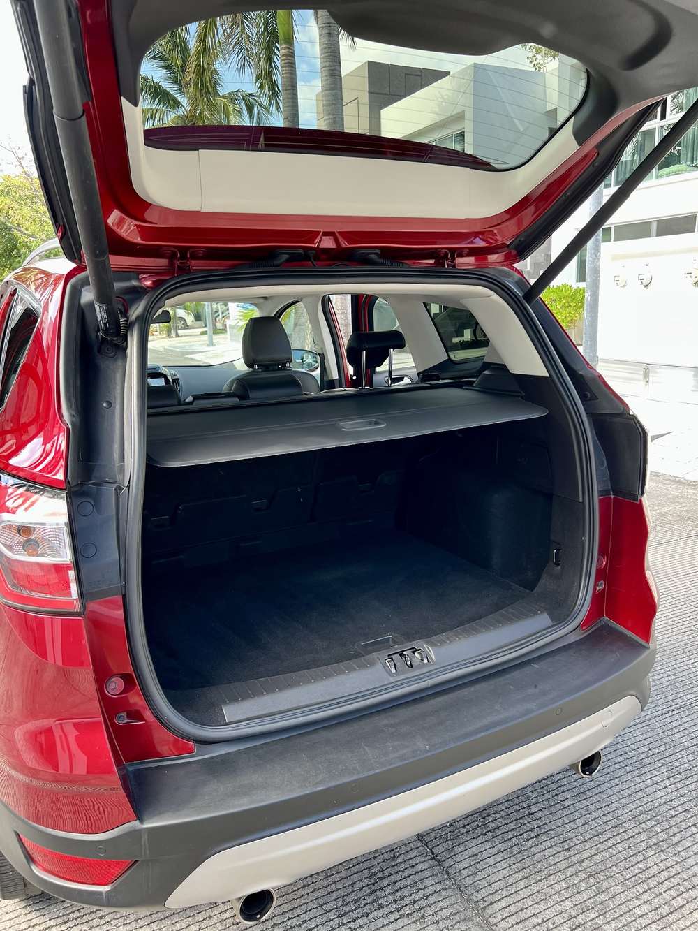 Ford Escape, open boot
