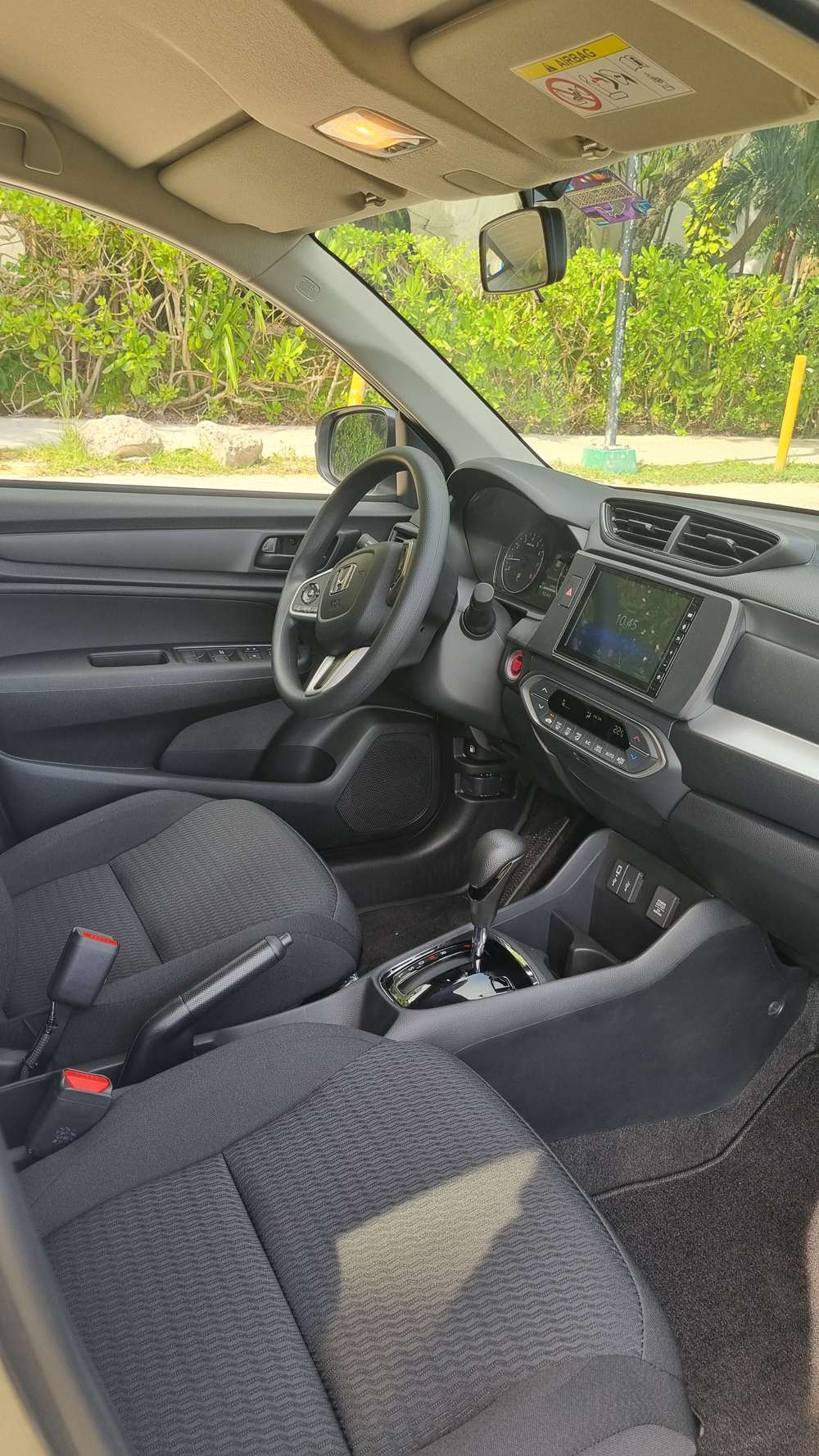 Honda BR-V, front interior and dashboard
