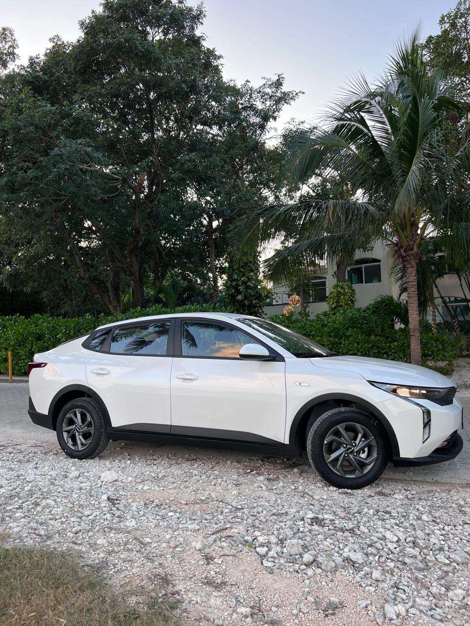 Kia K3, side profile