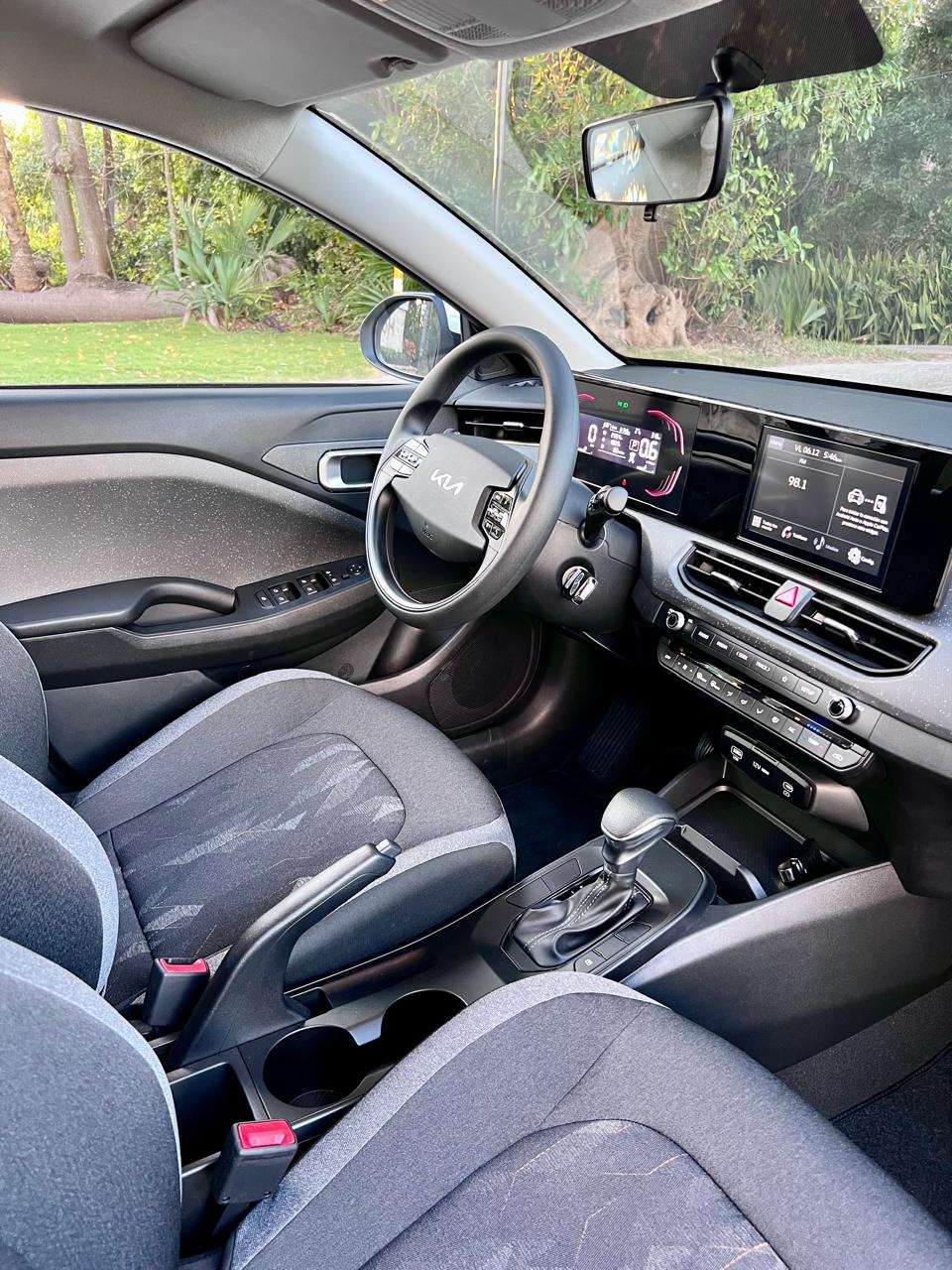 Kia K3, interior and dashboard