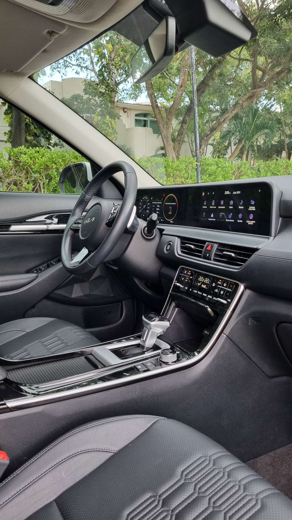 Kia Seltos, interior and dashboard