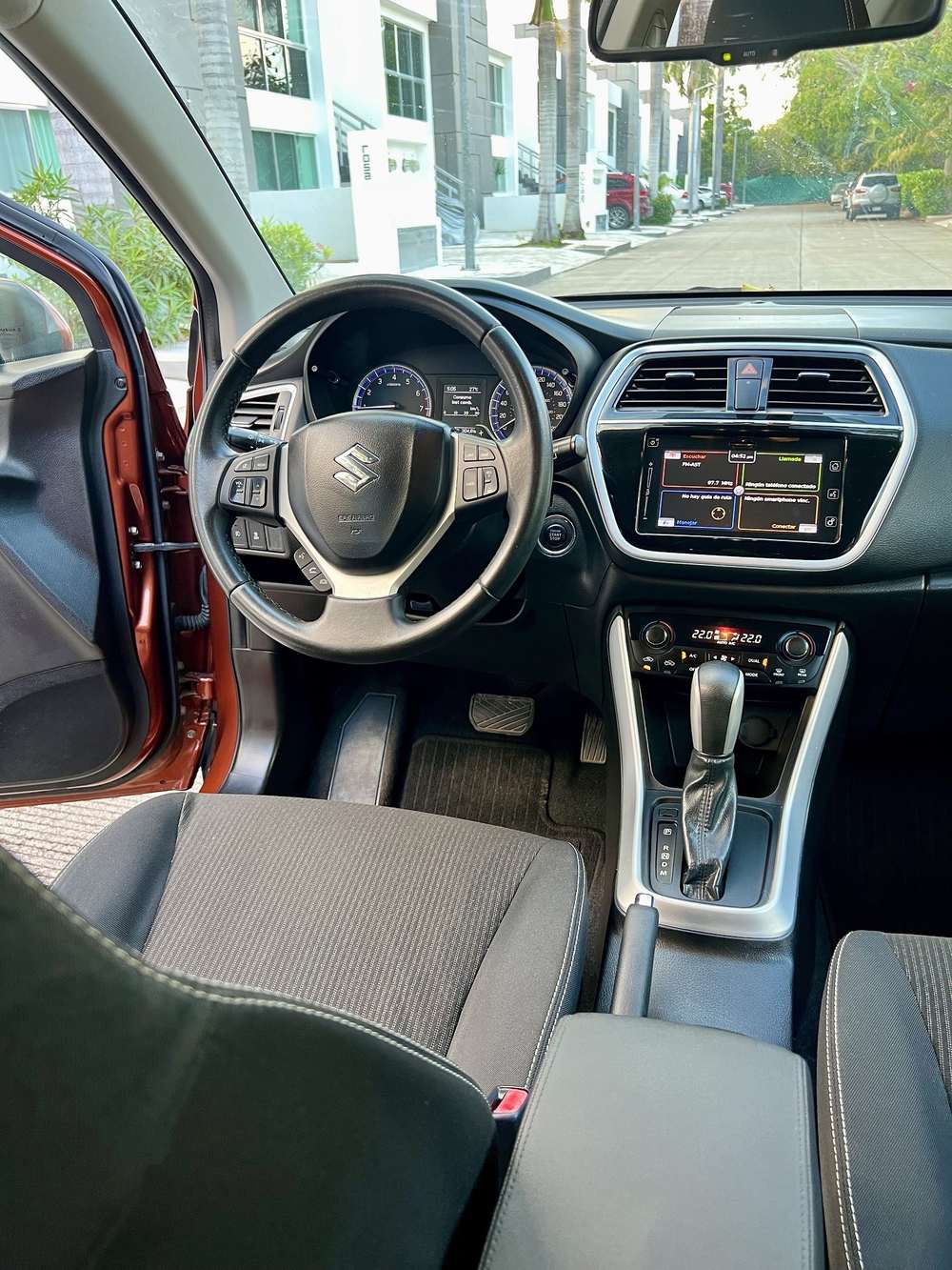 Suzuki S-Cross, interior and dashboard