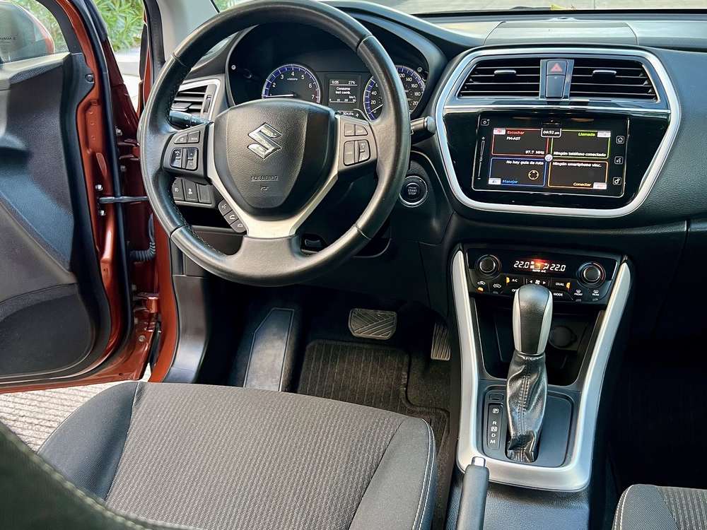 Suzuki S-Cross interior