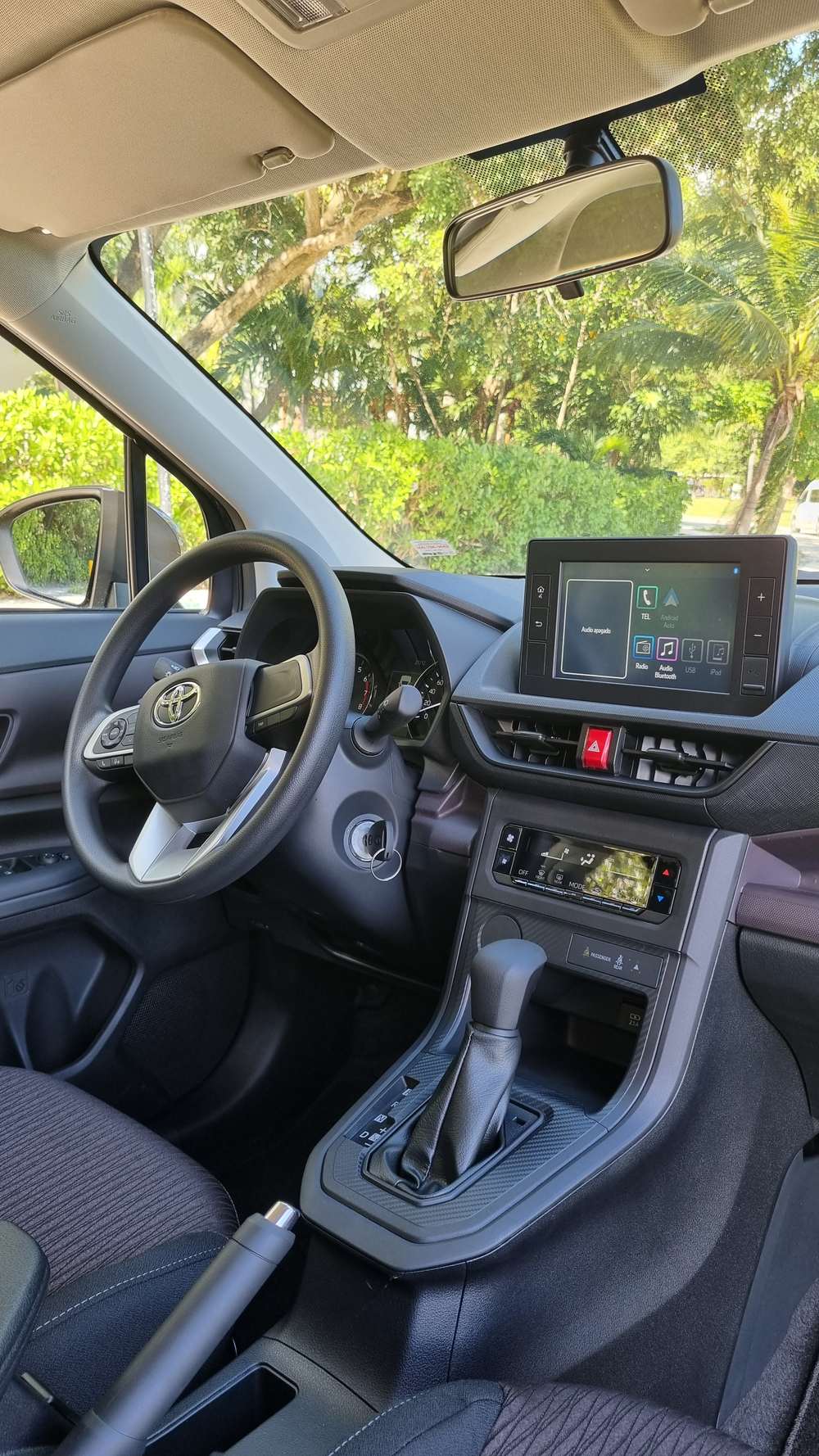 Toyota Avanza, front interior and dashboard