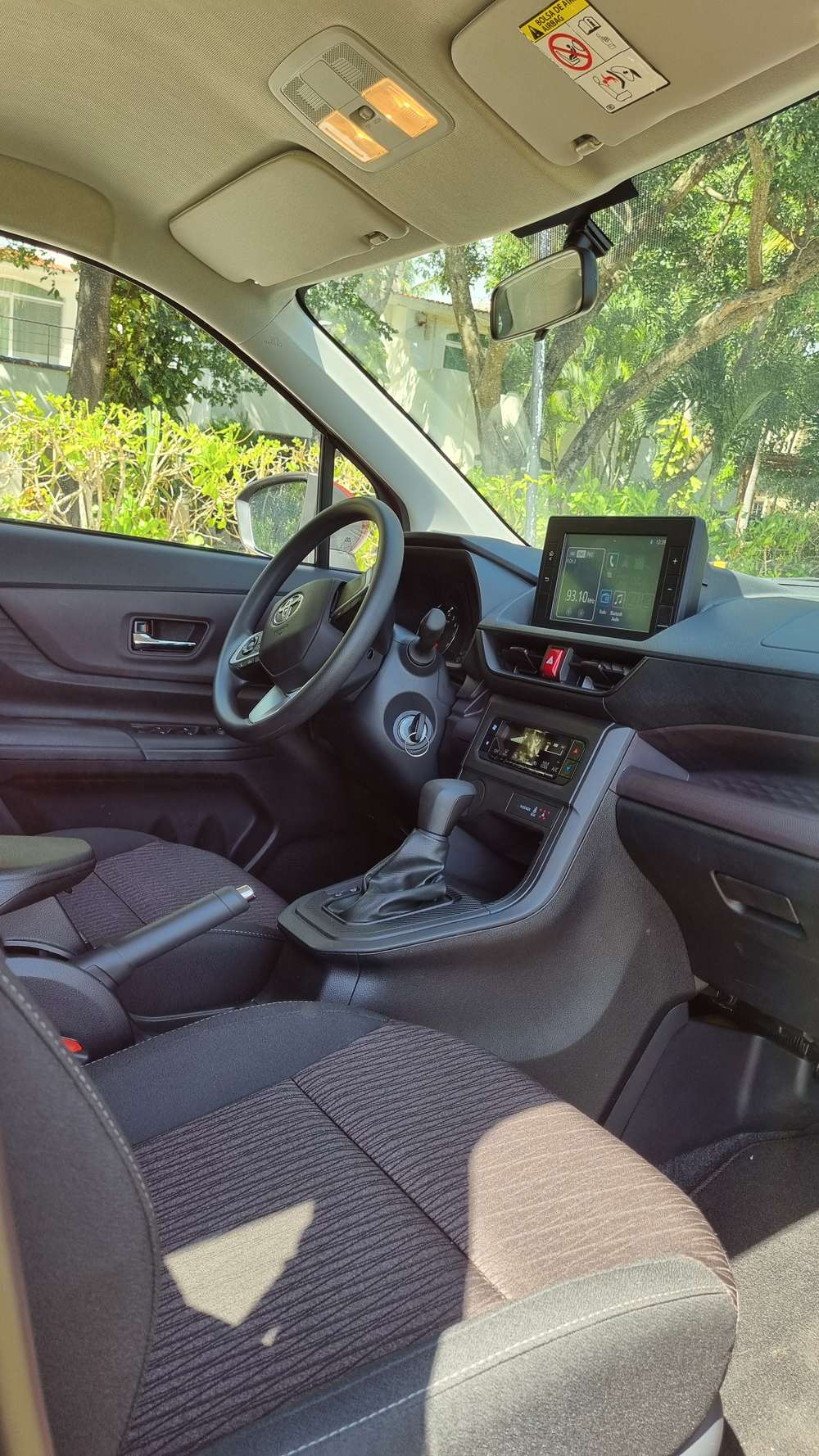 Toyota Avanza, front interior and dashboard